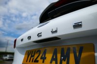 USED 2024 24 FORD FOCUS 1.0T EcoBoost MHEV ST-Line Hatchback 5dr Petrol Hybrid DCT Euro 6 (s/s) (155 ps) FROZEN WHITE METALLIC PAINTWORK + CARPLAY + PARK SENSORS + TINTS