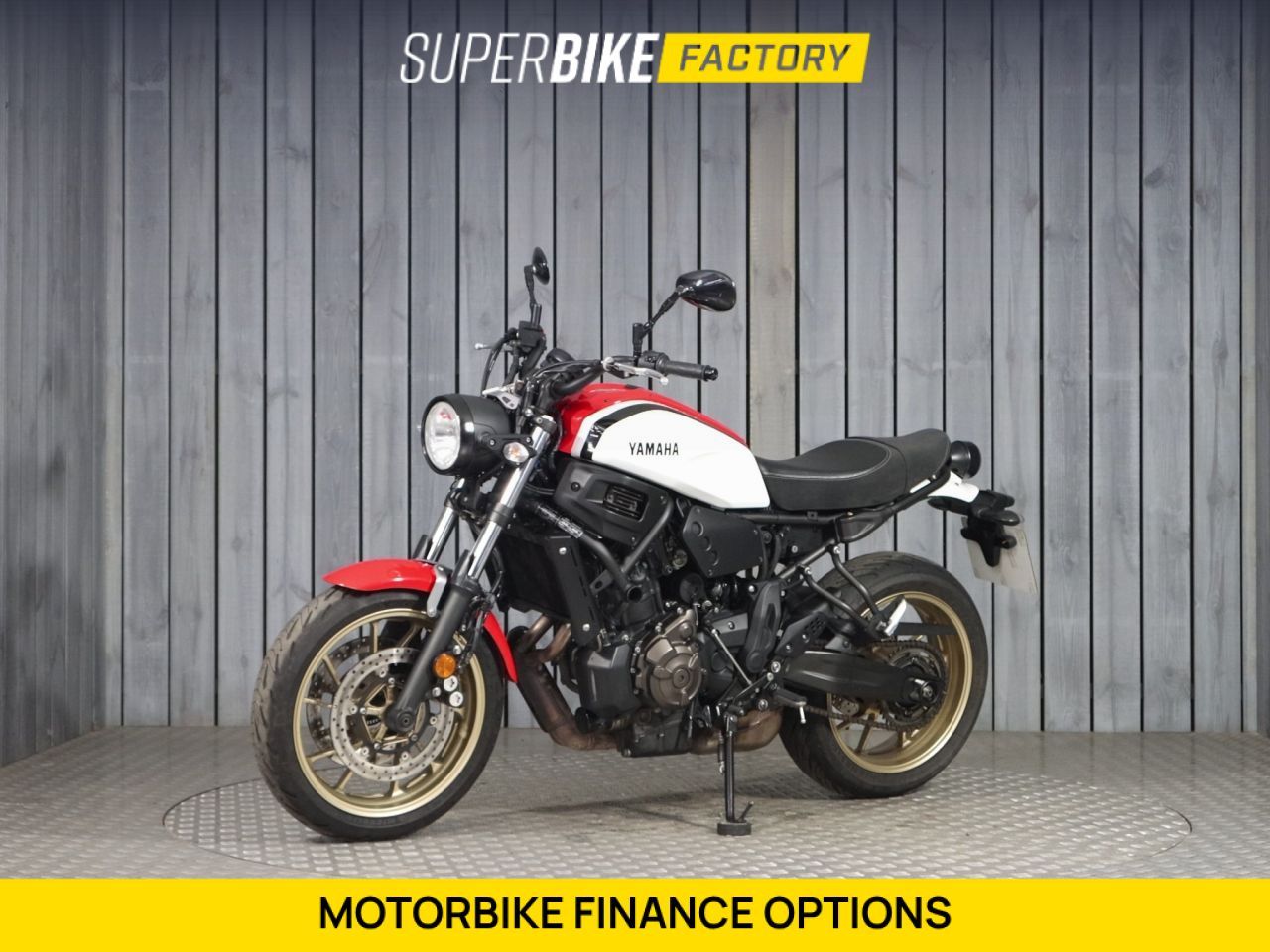 YAMAHA XSR700