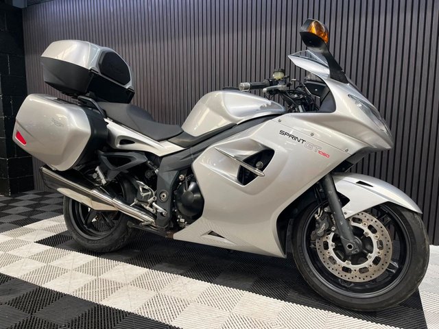 View our TRIUMPH Sprint GT 1050