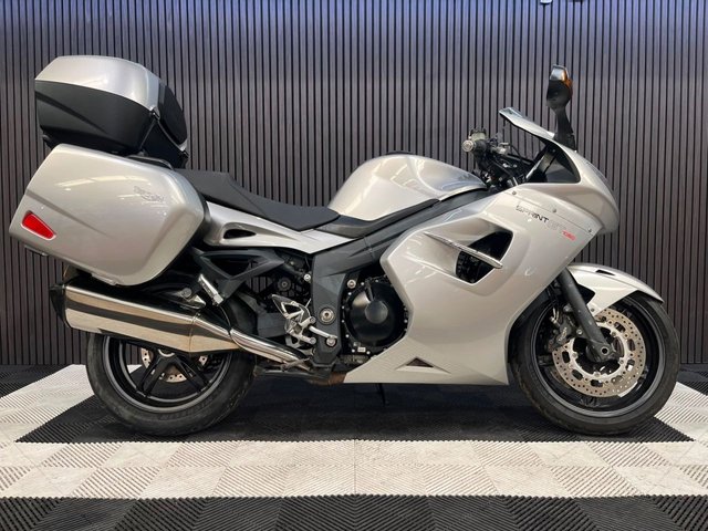 View our TRIUMPH Sprint GT 1050