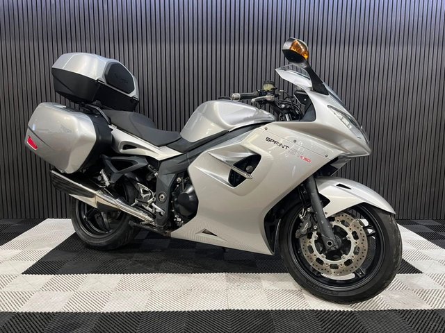View our TRIUMPH Sprint GT 1050