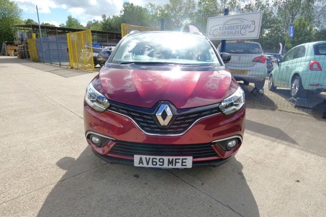 View our RENAULT GRAND SCENIC