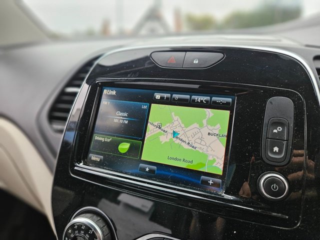 View our RENAULT CAPTUR