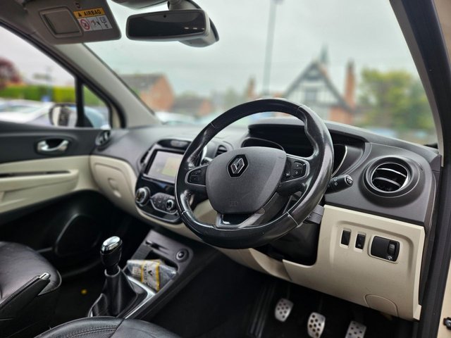 View our RENAULT CAPTUR