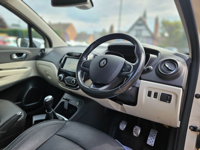 View our RENAULT CAPTUR