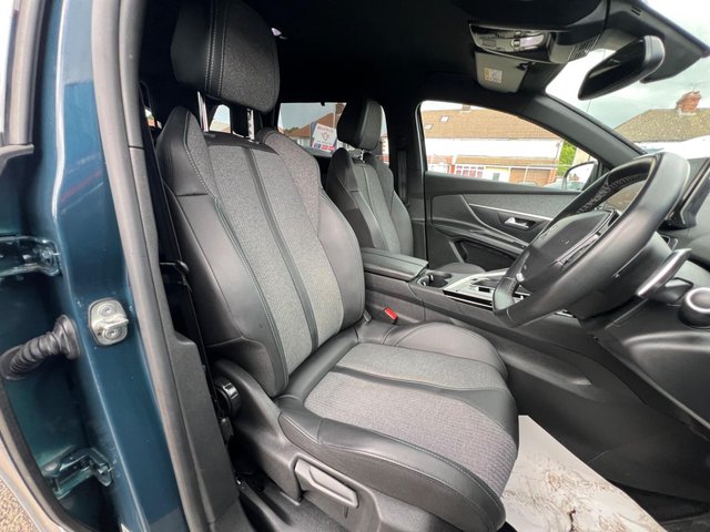 View our PEUGEOT 5008