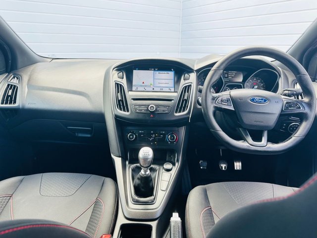 View our FORD FOCUS