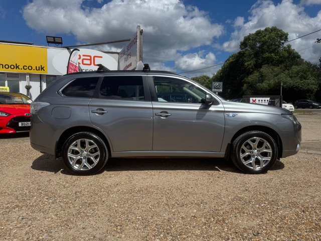 View our MITSUBISHI OUTLANDER