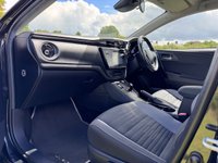 USED 2017 67 TOYOTA AURIS 1.8 VVT-h Icon Tech Hatchback 5dr Petrol Hybrid CVT Euro 6 (s/s) (136 ps) 
