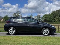 USED 2017 67 TOYOTA AURIS 1.8 VVT-h Icon Tech Hatchback 5dr Petrol Hybrid CVT Euro 6 (s/s) (136 ps) 