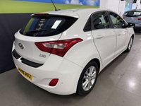 USED 2012 62 HYUNDAI I30 1.6 CRDi Blue Drive Style Nav Hatchback 5dr Diesel Manual Euro 5 (s/s) (110 ps) **11 Service Visits**