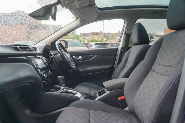 View our NISSAN QASHQAI