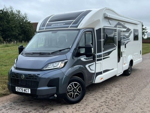 View our SWIFT ESCAPE 674