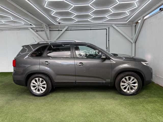 View our KIA SORENTO