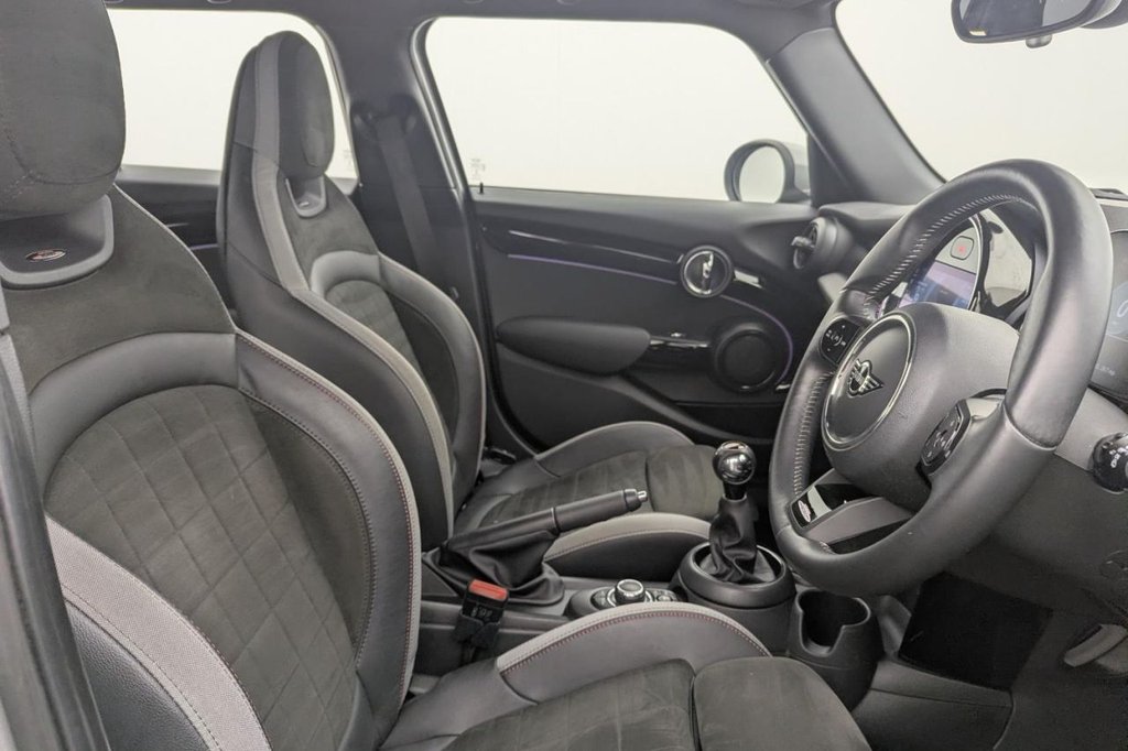 USED 2021 21 MINI HATCH 2.0 Cooper S Sport Hatchback 5dr Petrol Manual Euro 6 (s/s) (178 ps) **&pound;2,725 Of Optional Extras**