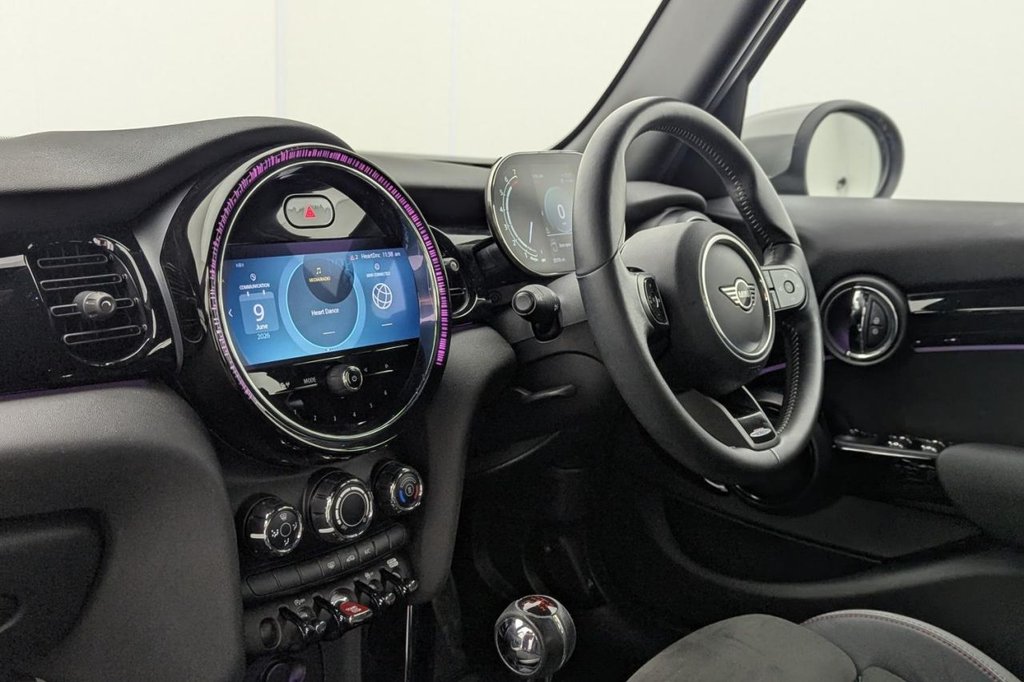 USED 2021 21 MINI HATCH 2.0 Cooper S Sport Hatchback 5dr Petrol Manual Euro 6 (s/s) (178 ps) **&pound;2,725 Of Optional Extras**