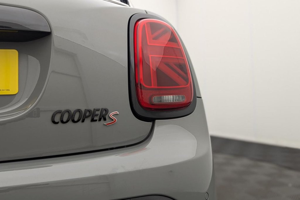 USED 2021 21 MINI HATCH 2.0 Cooper S Sport Hatchback 5dr Petrol Manual Euro 6 (s/s) (178 ps) **&pound;2,725 Of Optional Extras**