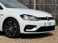 USED 2017 67 VOLKSWAGEN GOLF 1.5 Golf R-Line TSi Evo 5dr Sat Nav Apple CarPlay