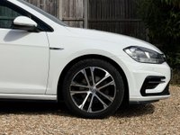 USED 2017 67 VOLKSWAGEN GOLF 1.5 Golf R-Line TSi Evo 5dr Sat Nav Apple CarPlay