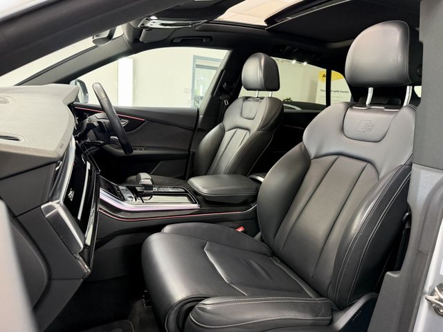 View our AUDI Q8