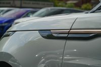 USED 2018 68 LAND ROVER RANGE ROVER VELAR 2.0 D180 R-Dynamic HSE SUV 5dr Diesel Auto 4WD Euro 6 (s/s) (180 ps) 