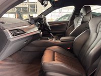 USED 2021 21 BMW 5 SERIES 4.4 M550i V8 Saloon 4dr Petrol Steptronic xDrive Euro 6 (s/s) (530 ps) Technology Pack | Visibility Pack