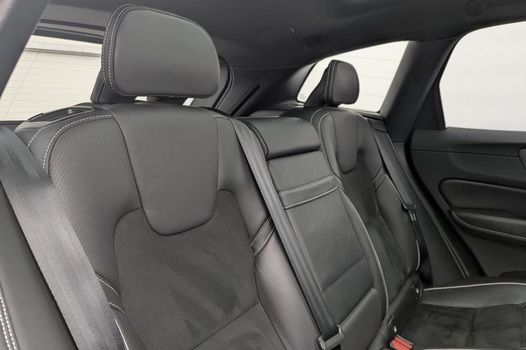 USED 2018 18 VOLVO XC60 2.0 D5 PowerPulse R-Design Pro SUV 5dr Diesel Auto AWD Euro 6 (s/s) (235 ps) **&pound;9,450 Of Optional Extras**
