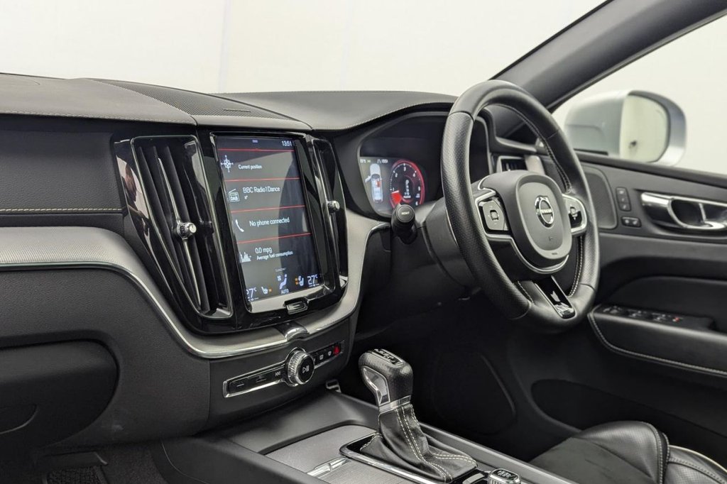 USED 2018 18 VOLVO XC60 2.0 D5 PowerPulse R-Design Pro SUV 5dr Diesel Auto AWD Euro 6 (s/s) (235 ps) **&pound;9,450 Of Optional Extras**