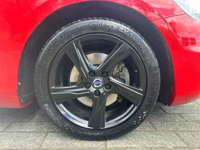 View our VOLVO V40
