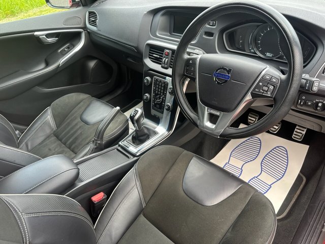 View our VOLVO V40