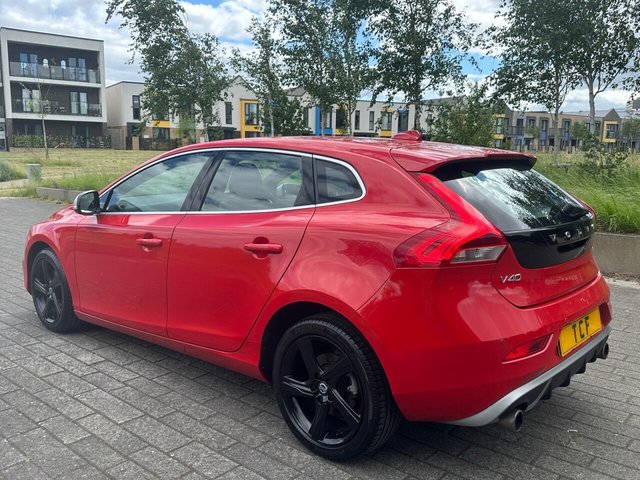 View our VOLVO V40
