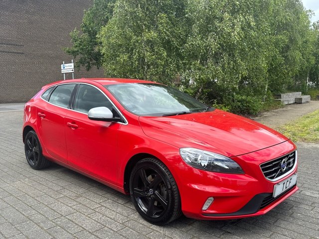 View our VOLVO V40