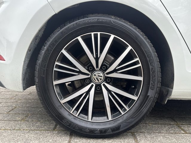 View our VOLKSWAGEN GOLF