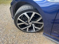 USED 2017 17 VOLKSWAGEN GOLF 2.0 TDI BlueMotion Tech GTD Euro 6 (s/s) 5dr Full service history! Stunner