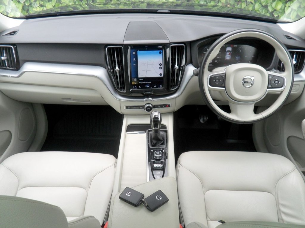 USED 2018 18 VOLVO XC60 2.0 D4 Momentum SUV 5dr Diesel Manual AWD Euro 6 (s/s) (190 ps) Blond Leather ReverseCamera Privacy