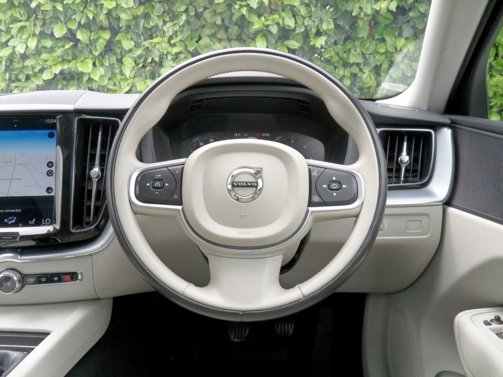 USED 2018 18 VOLVO XC60 2.0 D4 Momentum SUV 5dr Diesel Manual AWD Euro 6 (s/s) (190 ps) Blond Leather ReverseCamera Privacy