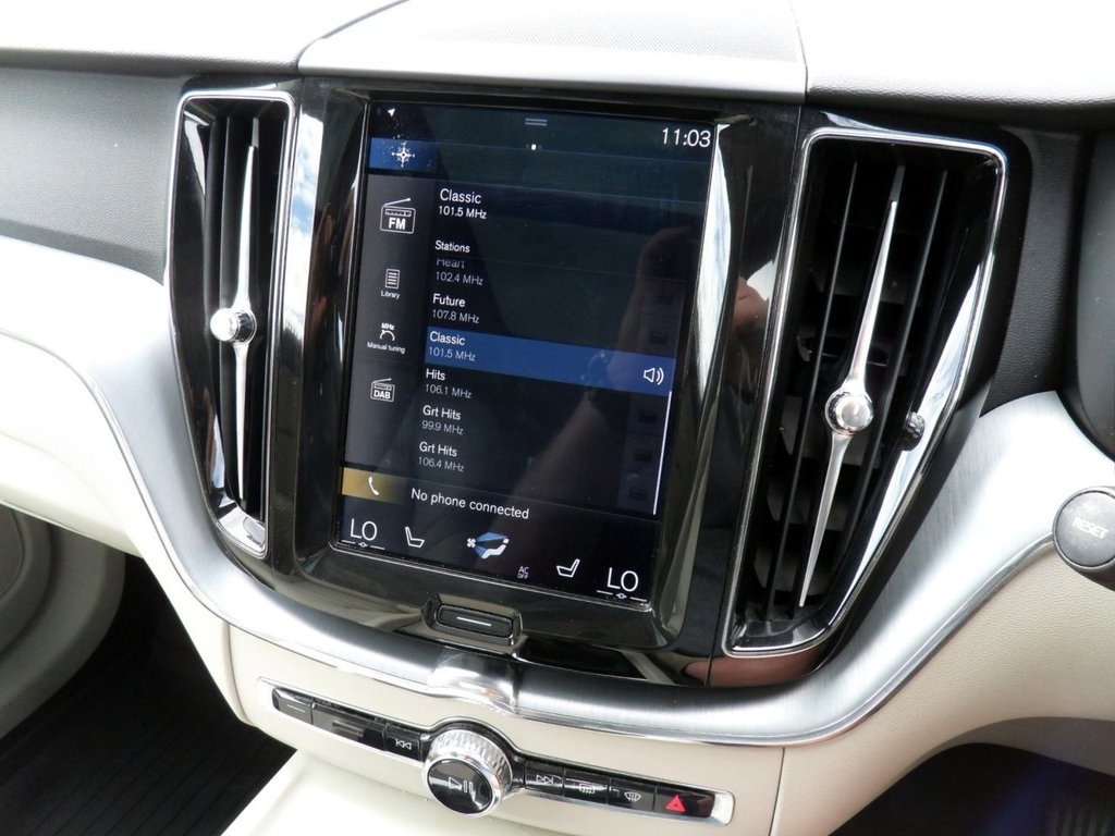 USED 2018 18 VOLVO XC60 2.0 D4 Momentum SUV 5dr Diesel Manual AWD Euro 6 (s/s) (190 ps) Blond Leather ReverseCamera Privacy