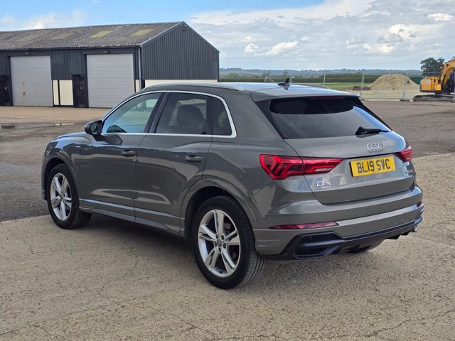 View our AUDI Q3