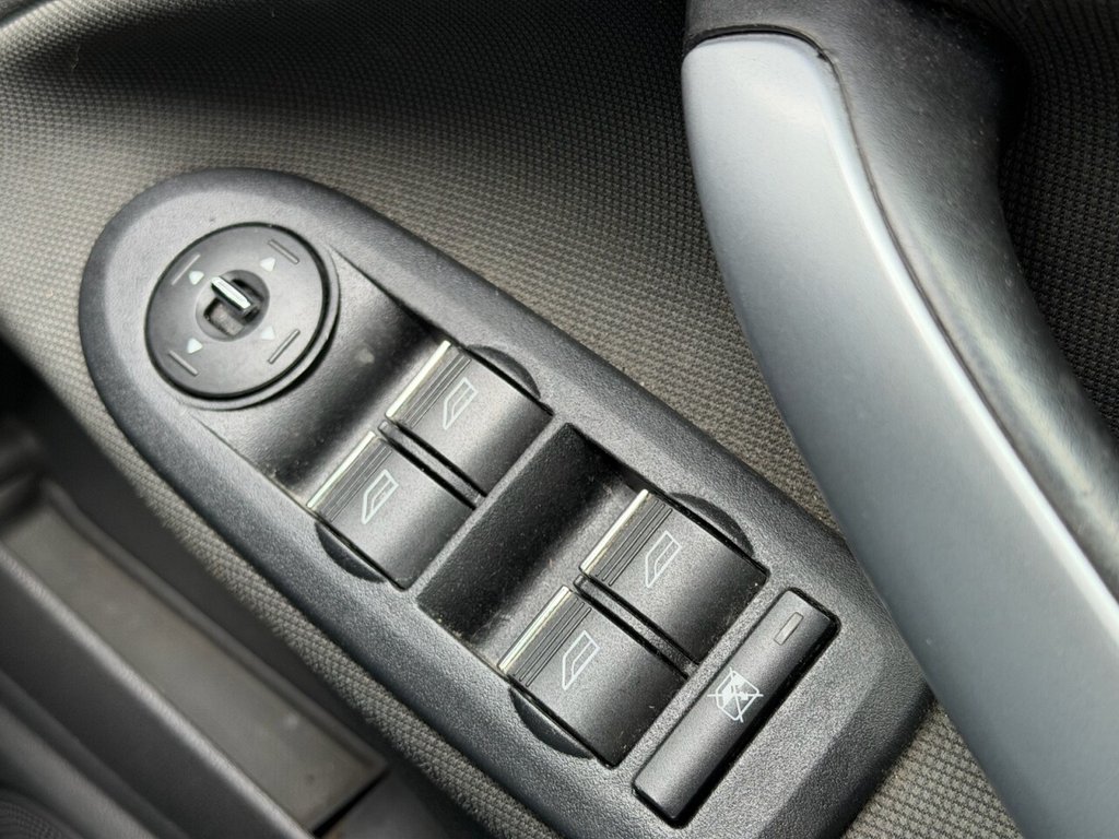 USED 2011 J FORD KUGA 2.0 TDCi Zetec SUV 5dr Diesel Manual 2WD Euro 5 (140 ps) HEATED SEATS, SAT NAV, BLUETOOTH