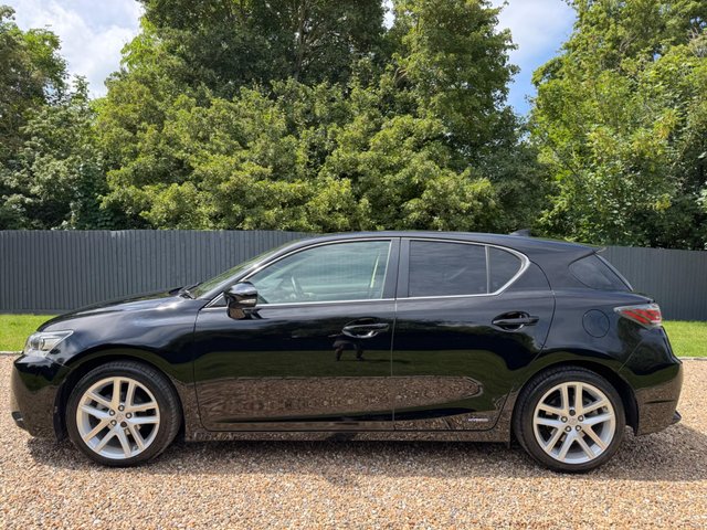 View our LEXUS CT