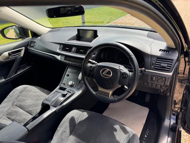 View our LEXUS CT