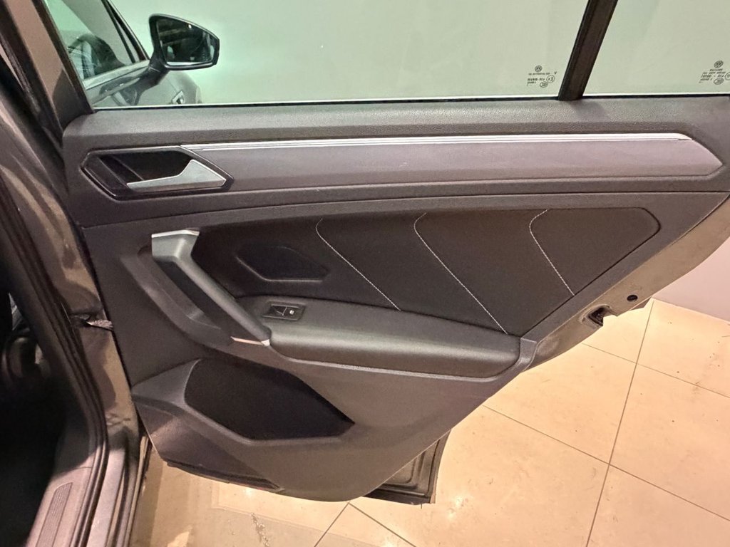 USED 2017 17 VOLKSWAGEN TIGUAN 2.0 TDI BlueMotion Tech R-Line SUV 5dr Diesel DSG 4Motion Euro 6 (s/s) (190 ps) 