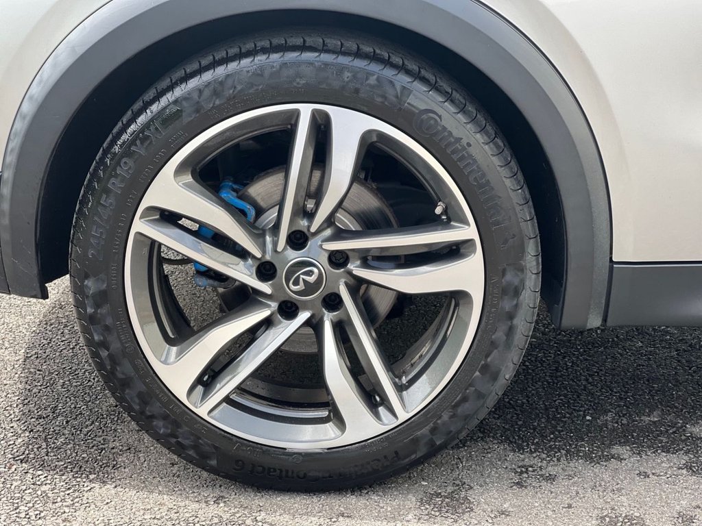 USED 2018 INFINITI QX30 2.2d Luxe Tech SUV 5dr Diesel DCT AWD Euro 6 (s/s) (170 ps) *AWARD WINNING DEALERSHIP*