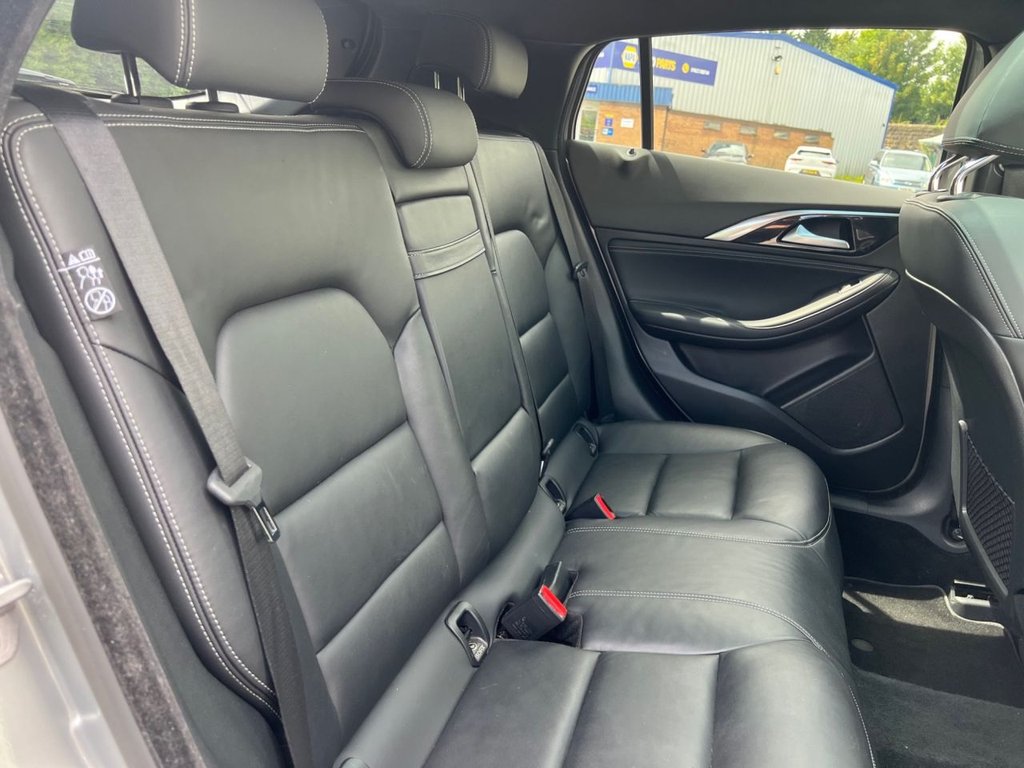 USED 2018 INFINITI QX30 2.2d Luxe Tech SUV 5dr Diesel DCT AWD Euro 6 (s/s) (170 ps) *AWARD WINNING DEALERSHIP*
