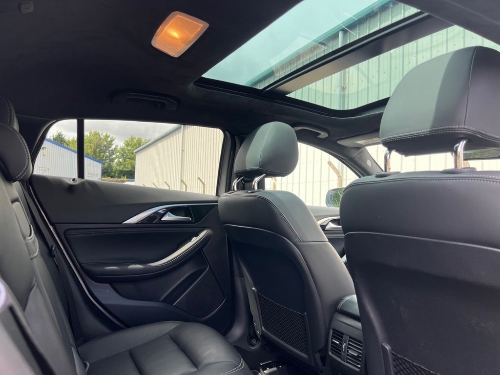 USED 2018 INFINITI QX30 2.2d Luxe Tech SUV 5dr Diesel DCT AWD Euro 6 (s/s) (170 ps) *AWARD WINNING DEALERSHIP*