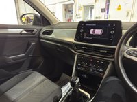 USED 2022 VOLKSWAGEN T-ROC 1.0 TSI Life SUV 5dr Petrol Manual Euro 6 (s/s) (110 ps) 