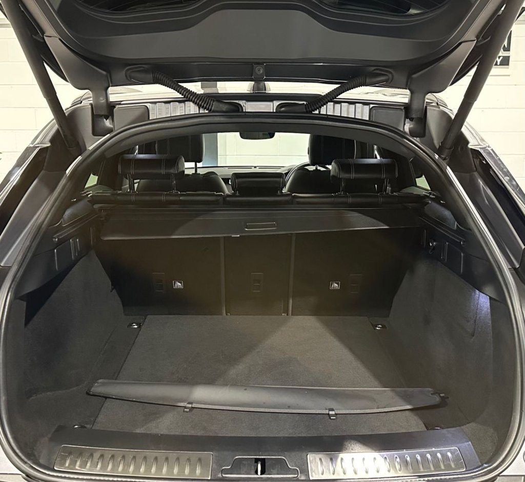 USED 2020 20 LAND ROVER RANGE ROVER VELAR 2.0 D180 R-Dynamic SE SUV 5dr Diesel Auto 4WD Euro 6 (s/s) (180 ps) 