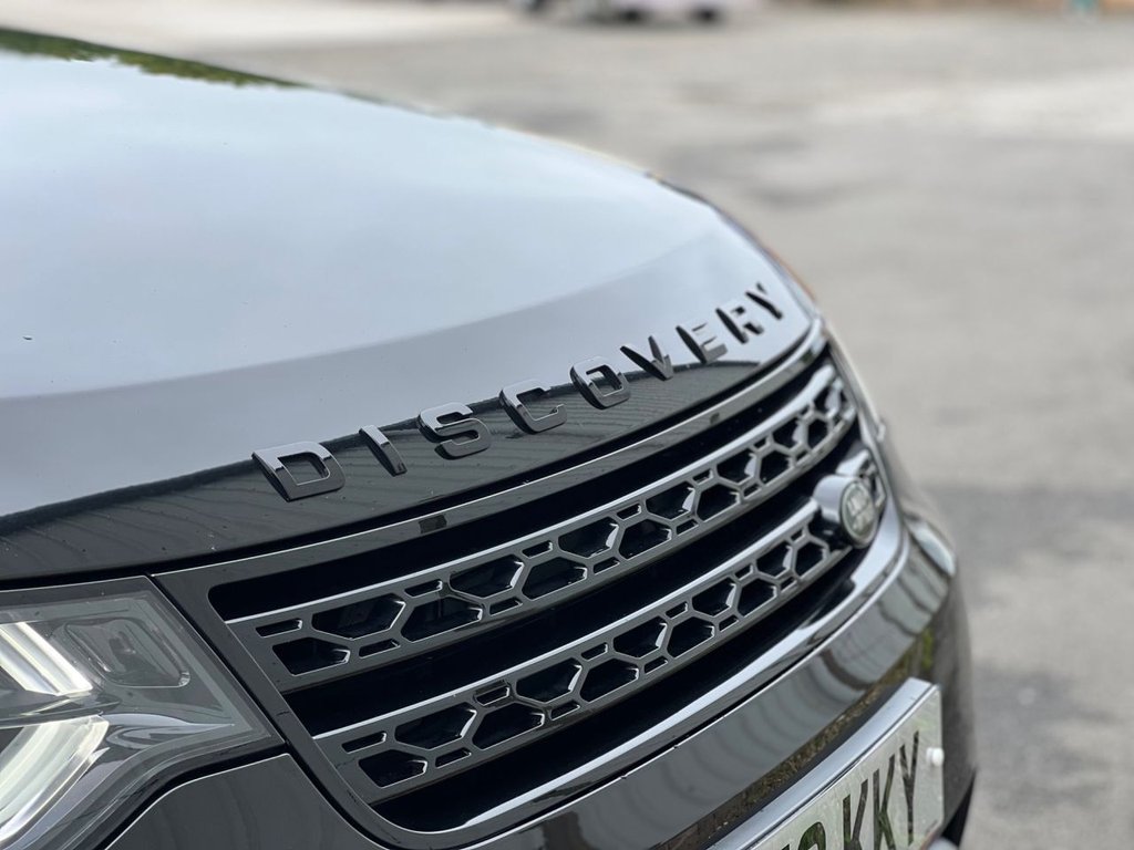 USED 2019 19 LAND ROVER DISCOVERY 3.0 SD V6 HSE Luxury SUV 5dr Diesel Auto 4WD Euro 6 (s/s) (306 ps) REAR TV'S  / SLIDING PAN ROOF