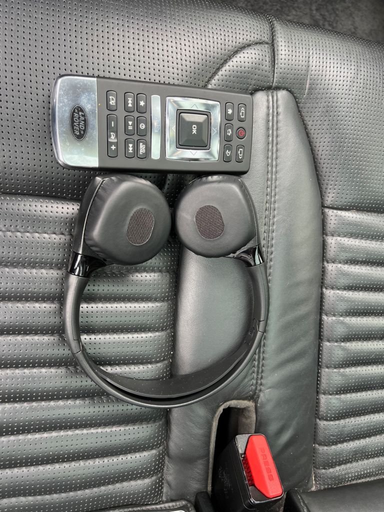 USED 2019 19 LAND ROVER DISCOVERY 3.0 SD V6 HSE Luxury SUV 5dr Diesel Auto 4WD Euro 6 (s/s) (306 ps) REAR TV'S  / SLIDING PAN ROOF