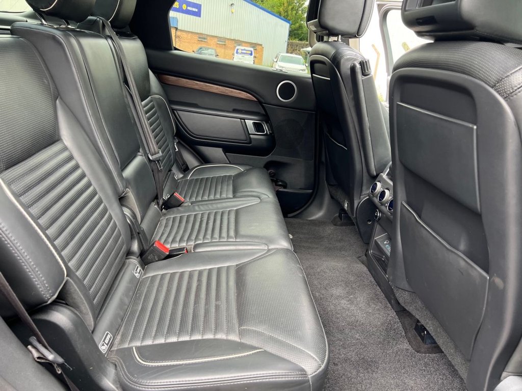 USED 2019 19 LAND ROVER DISCOVERY 3.0 SD V6 HSE Luxury SUV 5dr Diesel Auto 4WD Euro 6 (s/s) (306 ps) REAR TV'S  / SLIDING PAN ROOF